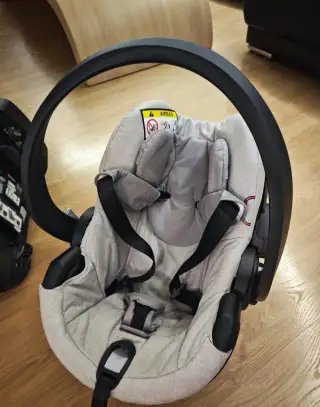 Autosedačka Stokke + isofix základňa