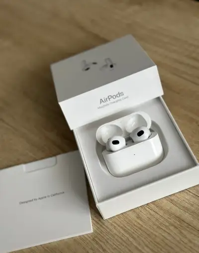 Apple AirPods (3. gen) s MagSafe nabijacim puzdrom