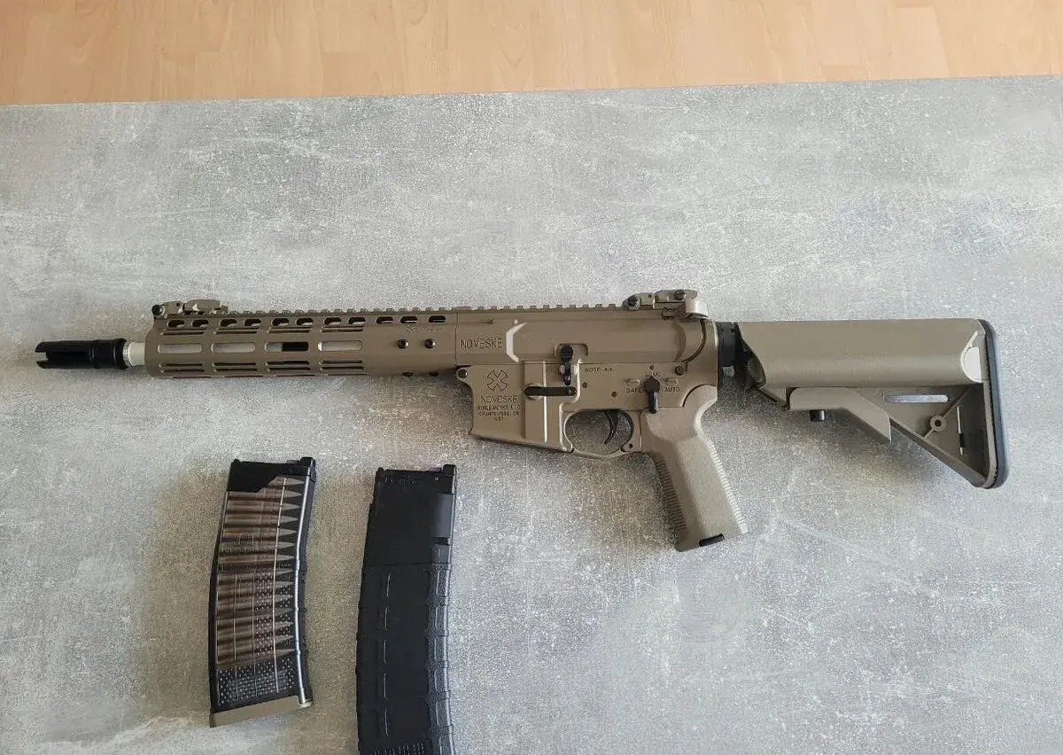 Cyma CGS M4 Noveske 9 Zoll N4 GBBR in Dark Earth