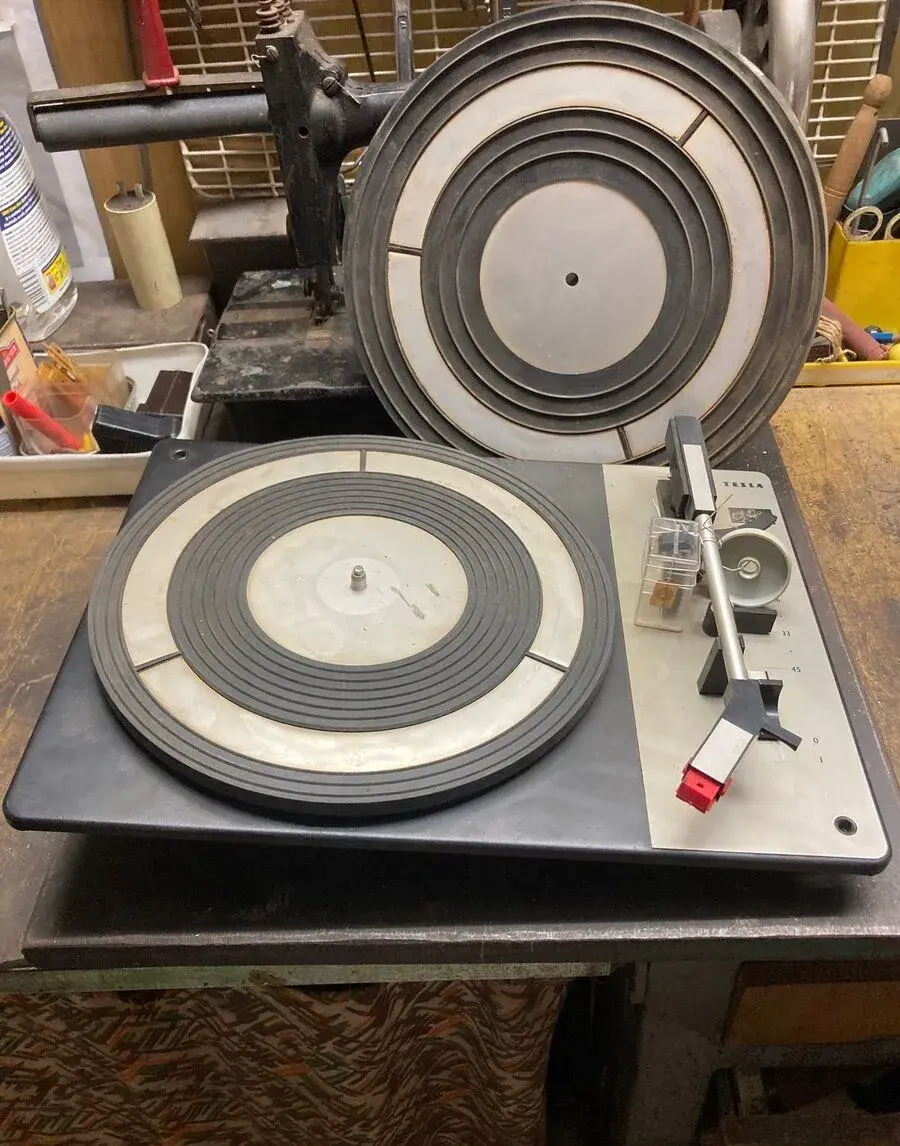 Gramofónové šasi TESLA Supraphon HC 13 – retro