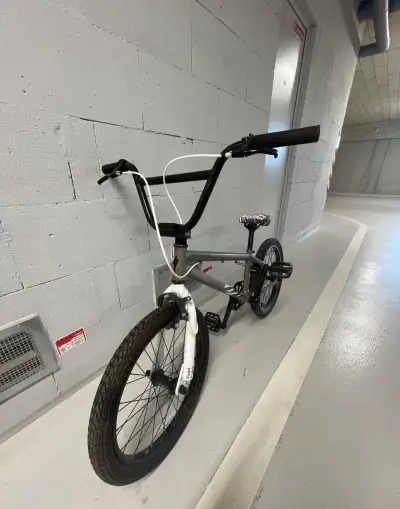 Bicykel BMX Specialized