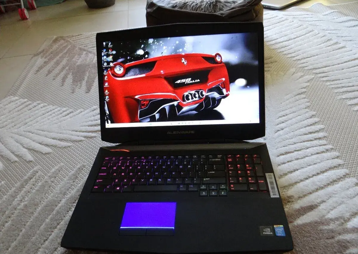 17" Alienware/Core I7/16GB RAM/512SSD a 1TB HDD/6GB Graf