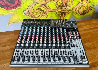Behringer Xenix X2222USB