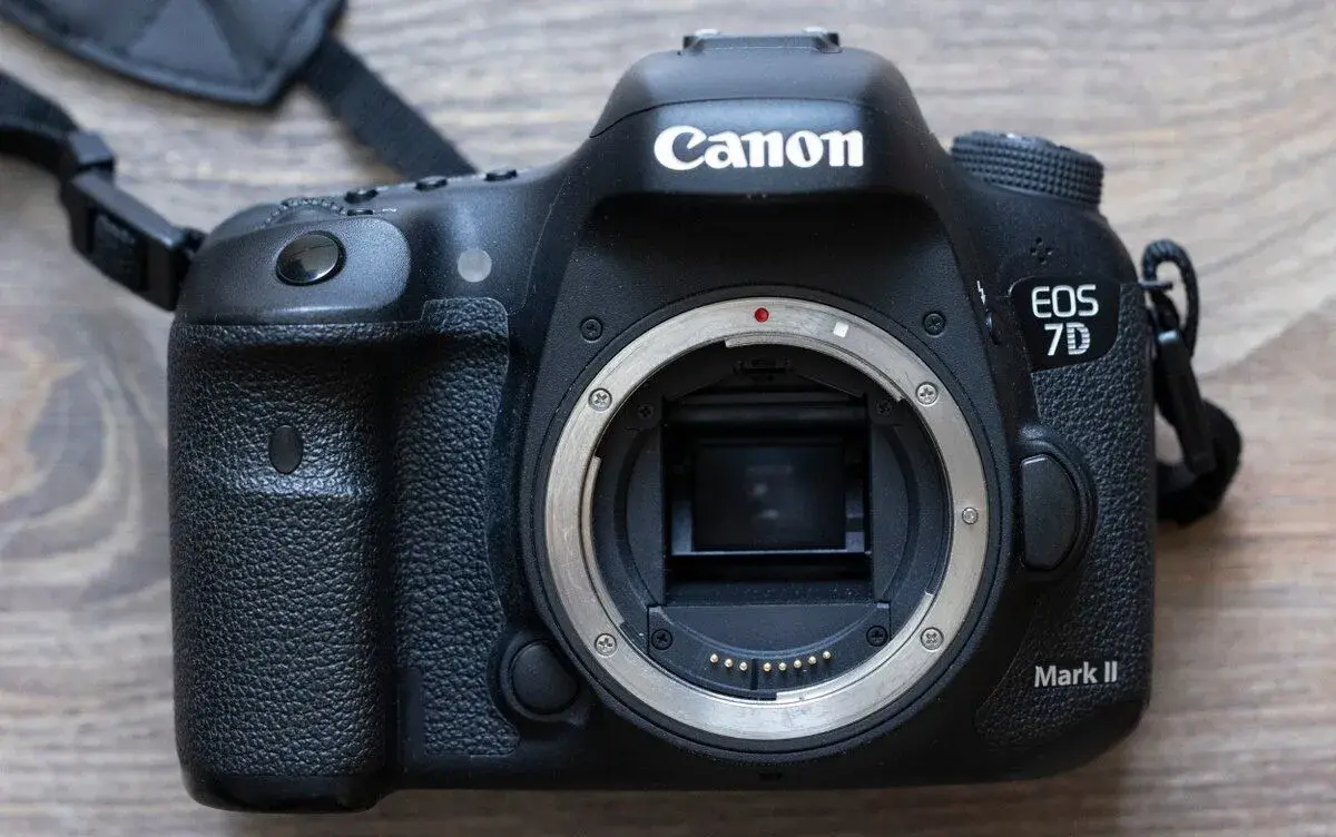 CANON 7D MARK II - STAV - iba 32 000 snímkov