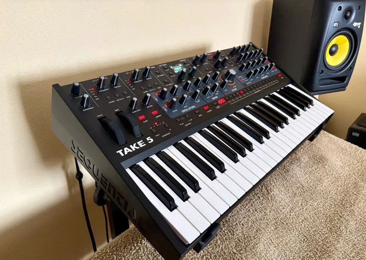 Analogovy syntetizator Sequential Take 5