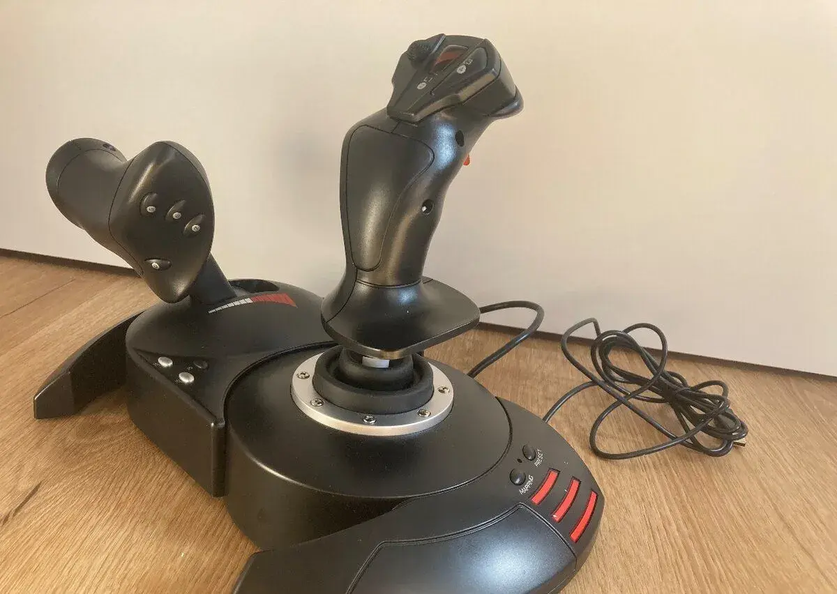 Letecký joystick Thrustmaster T.Flight HOTAS X