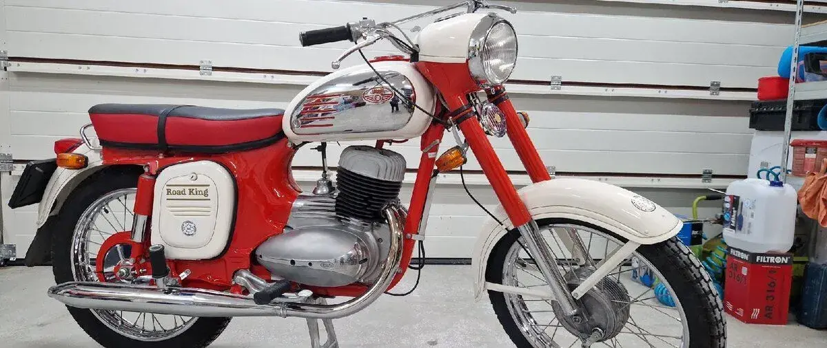 Jawa 250 šport Road King
