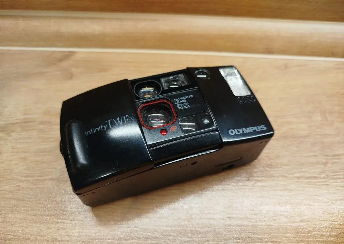 OLYMPUS AF-1 TWIN QUARTZDATE