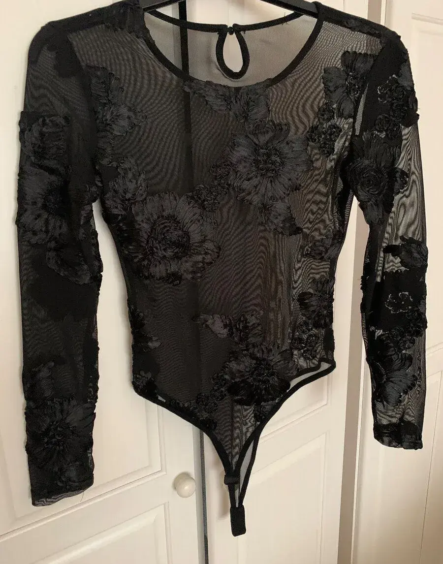 Cipkovana bluzka-body