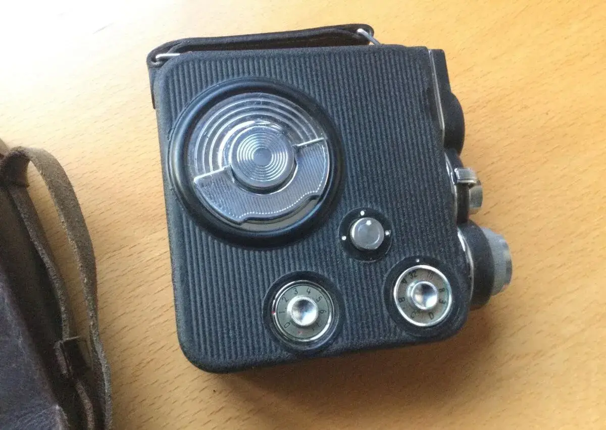 Zberateľská filmová kamera EUMIG C3 8mm