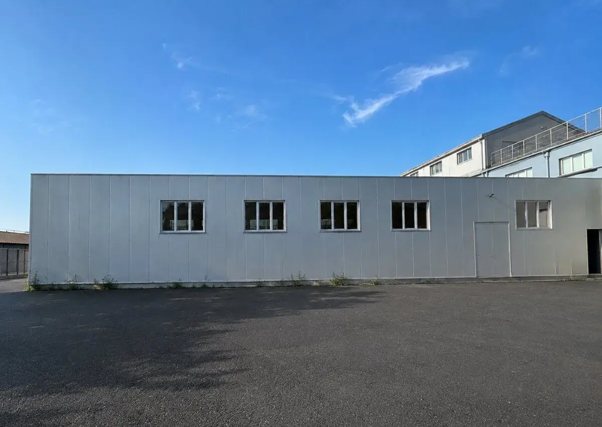 SKLADOVÁ HALA 490 m² + MOŽNOSŤ POZEMKU 800 m² | NITRA – ŠTÚR