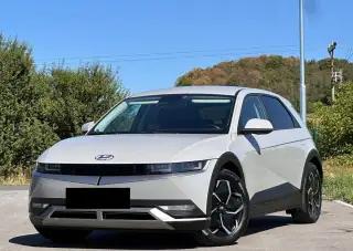 Hyundai Ioniq – 2022, 550 km