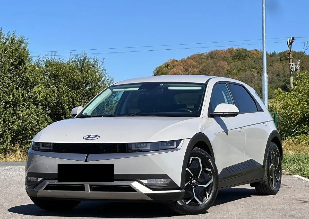 Hyundai Ioniq – 2022, 550 km