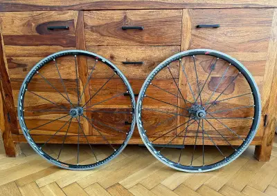 Fulcrum Racing Zero – karbónové náboje, keramické ložiská, r