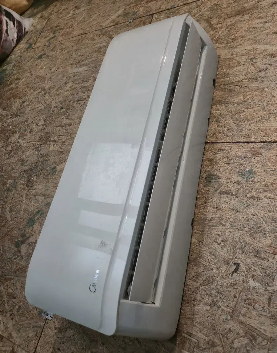 Vnútorná klimatizačná jednotka Midea (3,5 kW)
