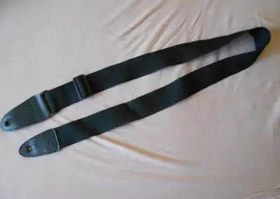 gitarový pás.