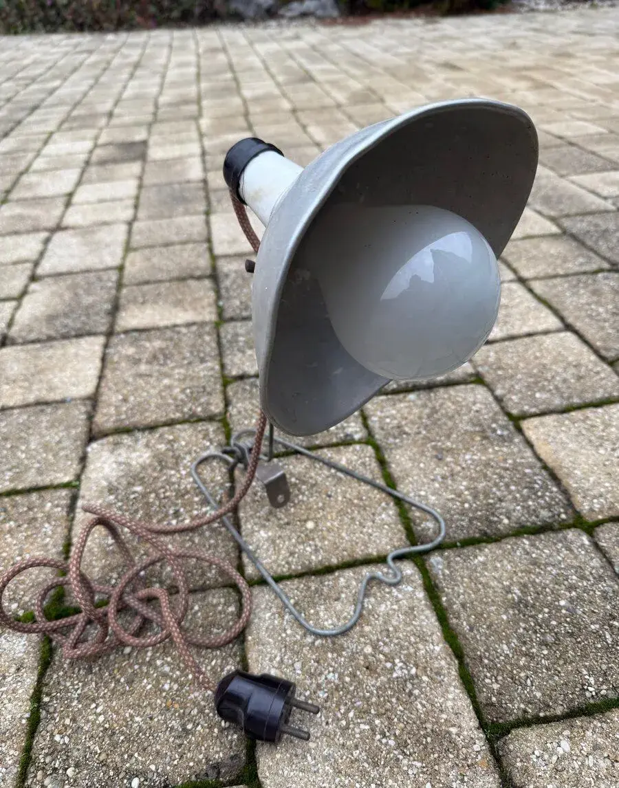 Industrialna lampa true vintage