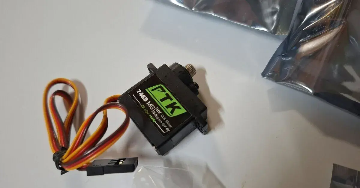 Mikro serva PTK 7465 MG HV, 2S, 5,8kg(8,4V), 0,070 sec/60