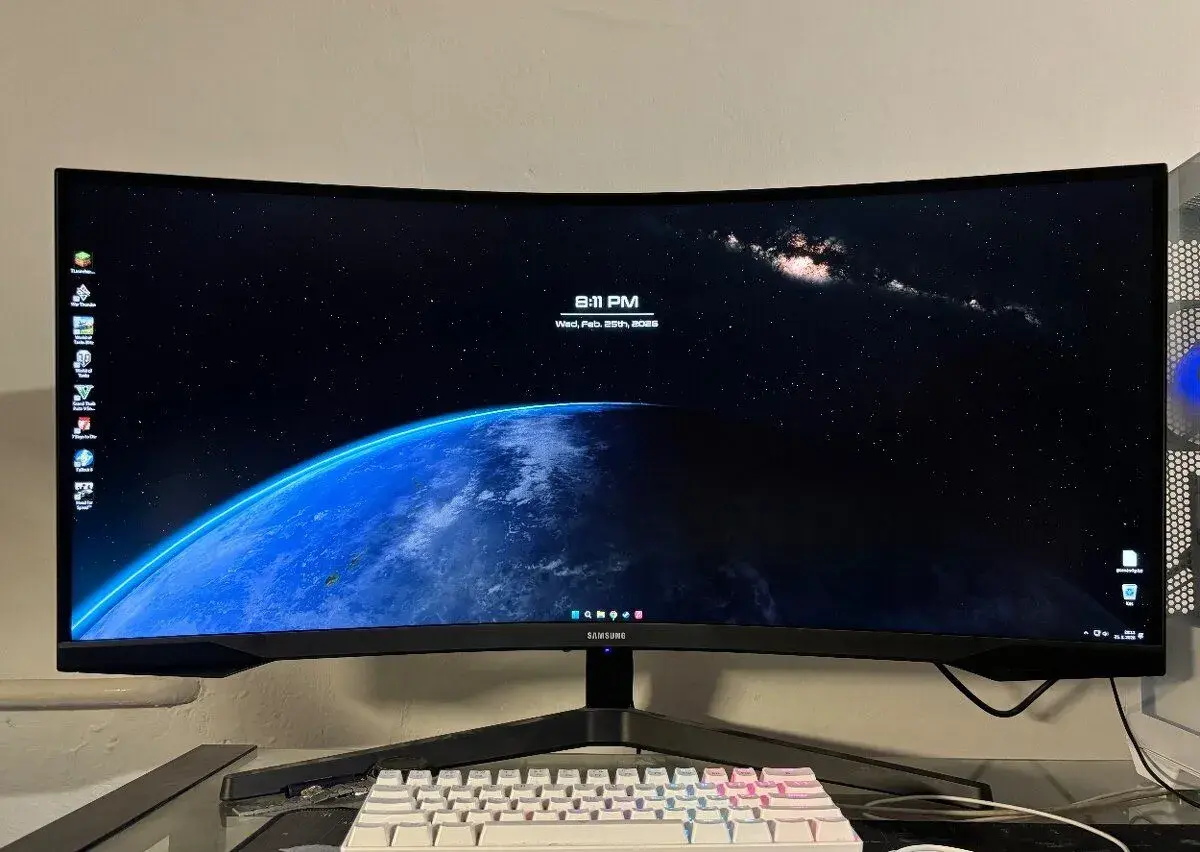 34" Samsung Odyssey G5 4K monitor 165Hz