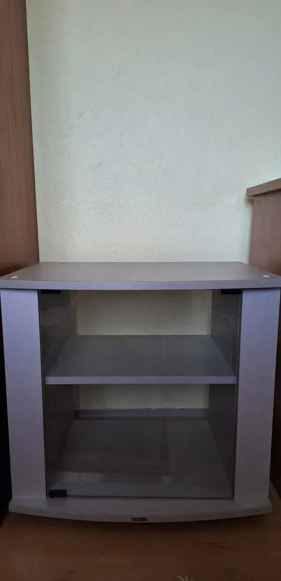 Stolík pod tv