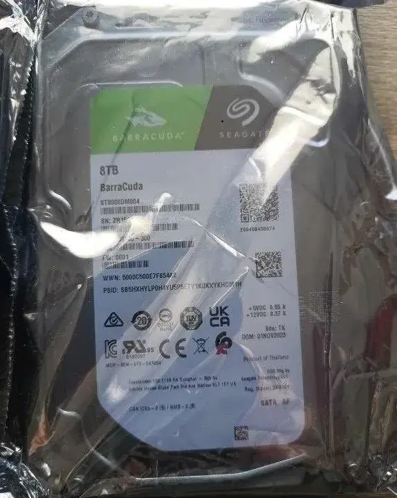 8TB Seagate Barracuda - nevybalene vo fólii - určené na arch