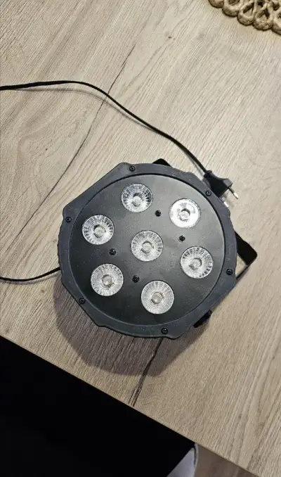 RGBW 4v1 led par 7x12w