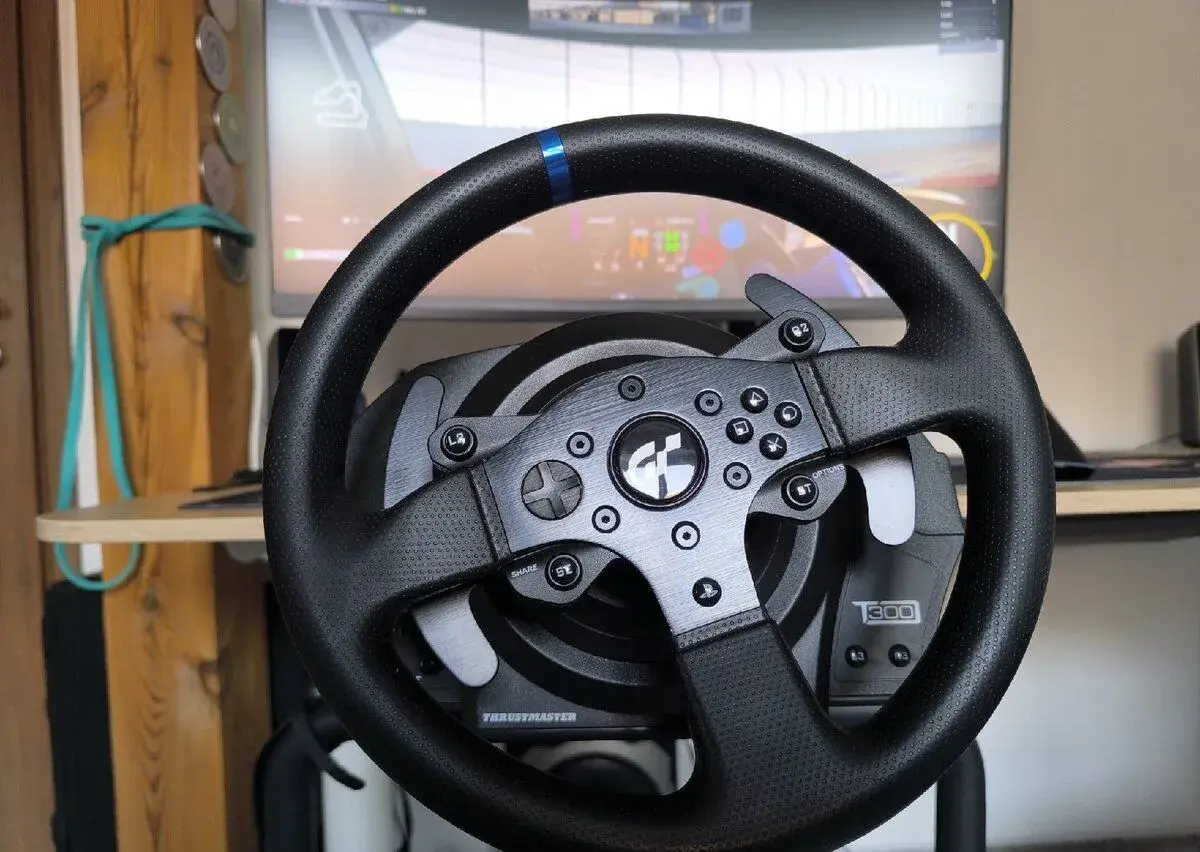 Thrustmaster T300 RS GT Edition + T3PA pedále – výborný stav