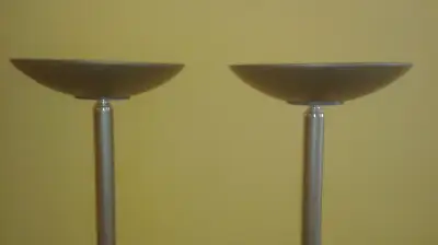 stojaca lampa na nepriame osvetlenie do stropu