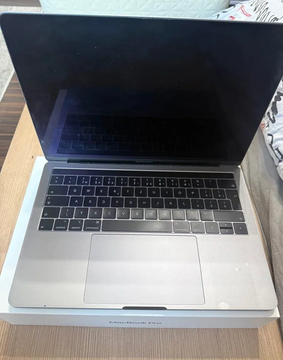 MacBook Pro 13" (2019) – Intel i5 / 8GB RAM / 128GB