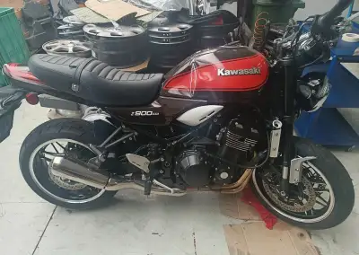 Rozpredám kawasaki Z900RS na ND