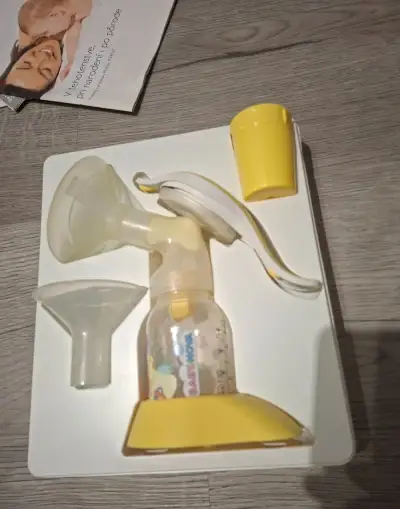 Manuálna odsávačka materského mlieka