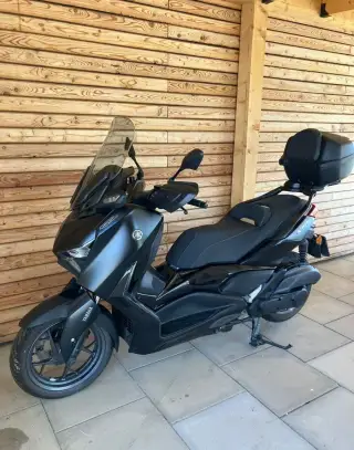 Yamaha Xmax 125, r.2025, len 3986km