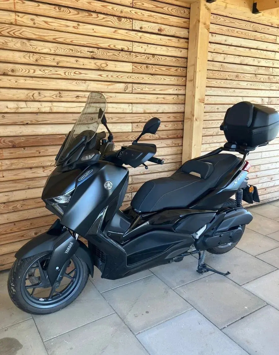 Yamaha Xmax 125, r.2025, len 3986km