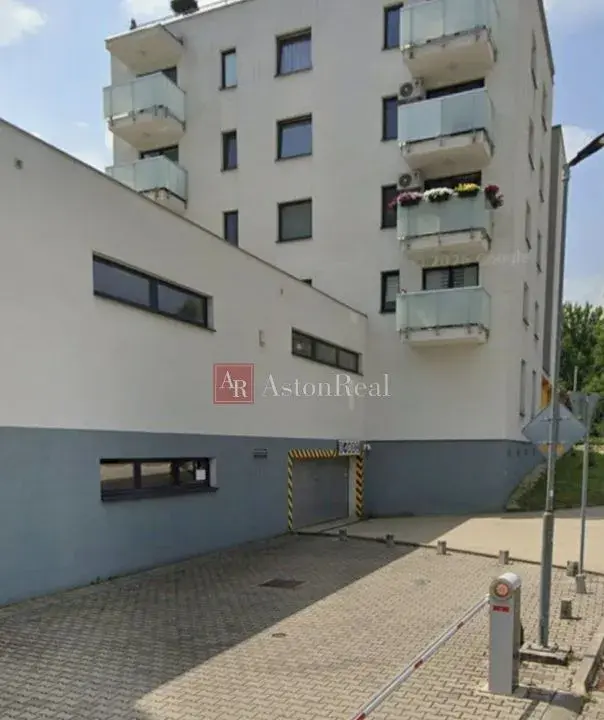 Predaj: Parkovacie miesto vonkajšie Švermová 42