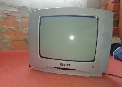 farebný televízor 35