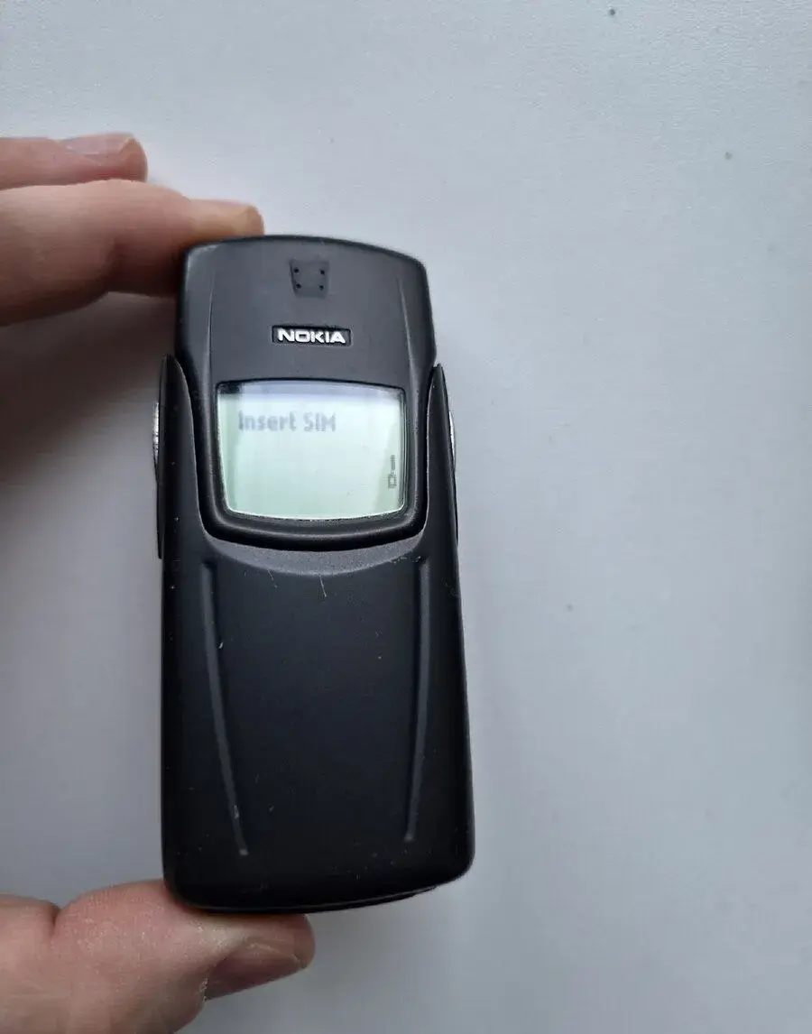 Nokia 8910