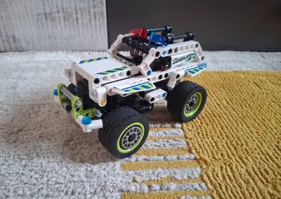 Lego Technic: Police Interceptor ( 42047 )
