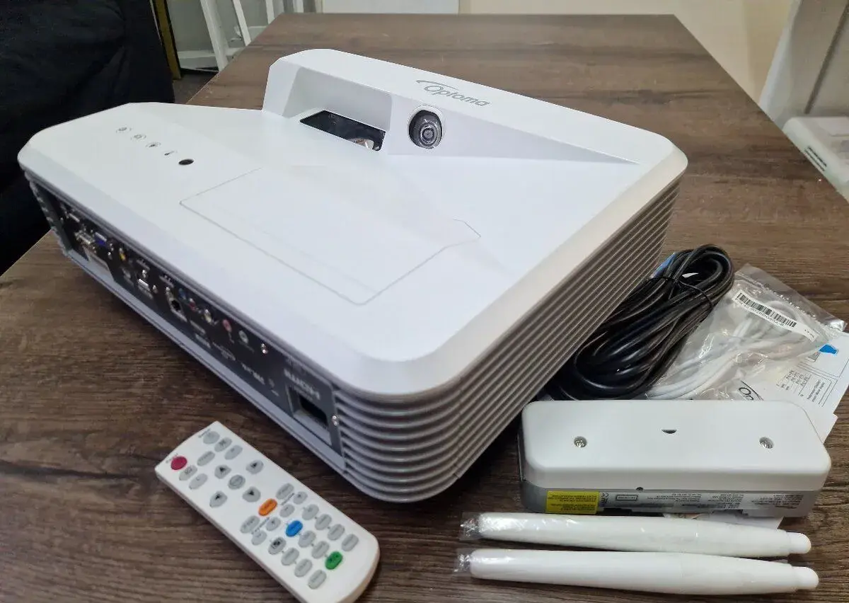 Optoma EH320UST + držiak + komplet dotyková sada s perami