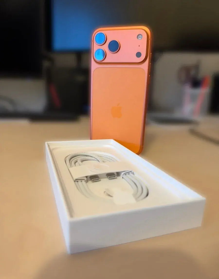 Apple iPhone 17 Pro Max 256 GB – Kozmicky oranžový