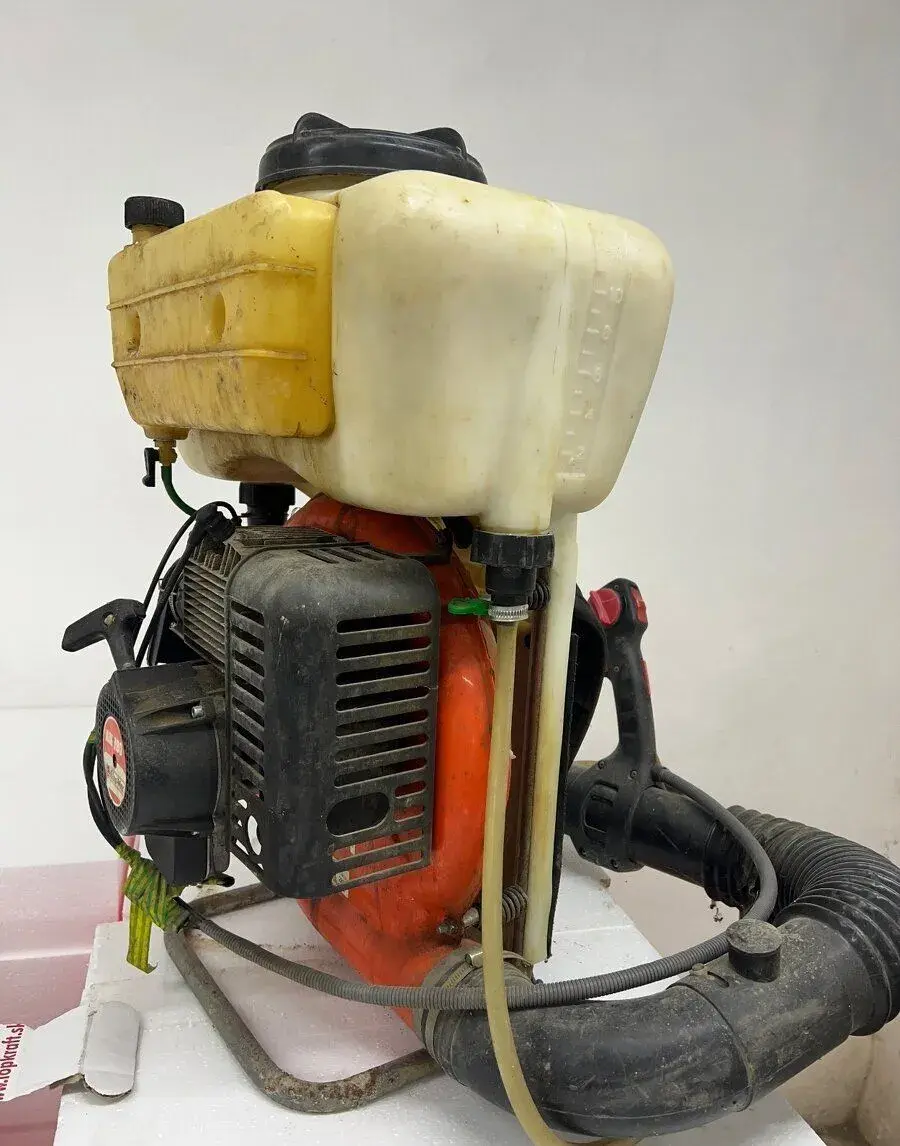 Motorový postrekovač Oleo Mac AM 190
