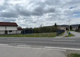 Prenajom oploteneho pozemku pri hlavnej ceste– Stropkov