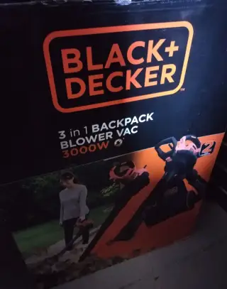 Vysávač - fúkač lístia black a decker