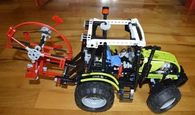 LEGO 8284 traktor