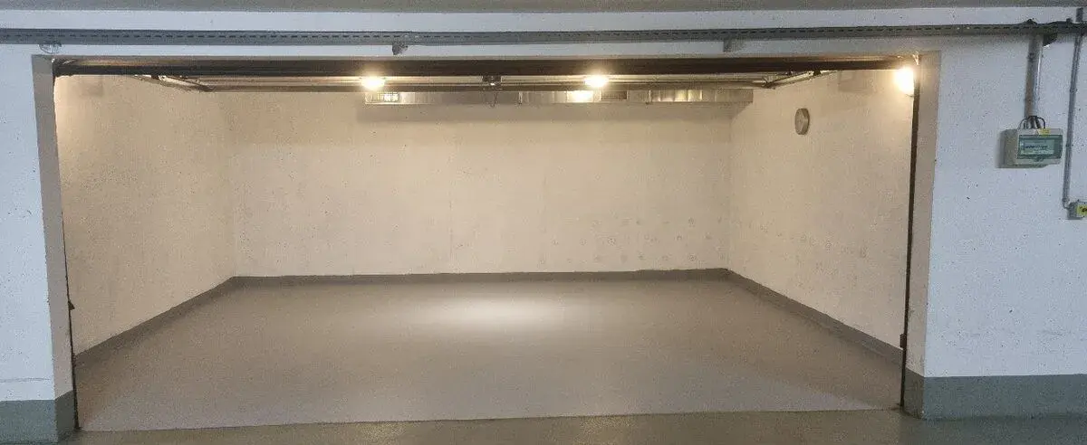 Dvojgaráž na začiatku Petržalky