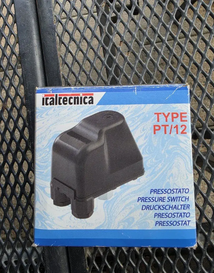 Mechanický tlakový spínač k čerpadlu