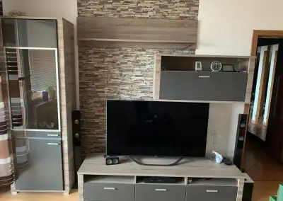 OBÝVACIU STENU.
