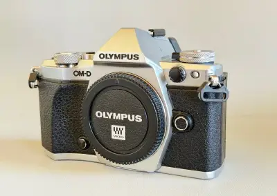Olympus OM-D E-M5 Mark II