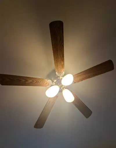 Stropne svietidlo s ventilatorom