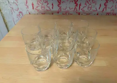 Sklenené poháre