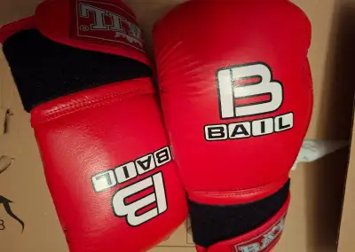 Boxerské rukavice Bail 12 oz